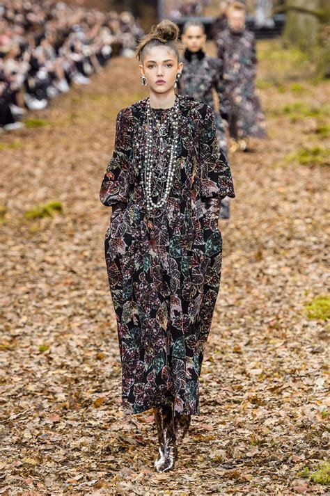 defile chanel 2018 2019|chanel fashion designer.